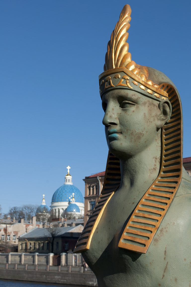 the-head-of-the-ancient-sphinx-in-the-background-t-2026-03-25-23-29-14-utc